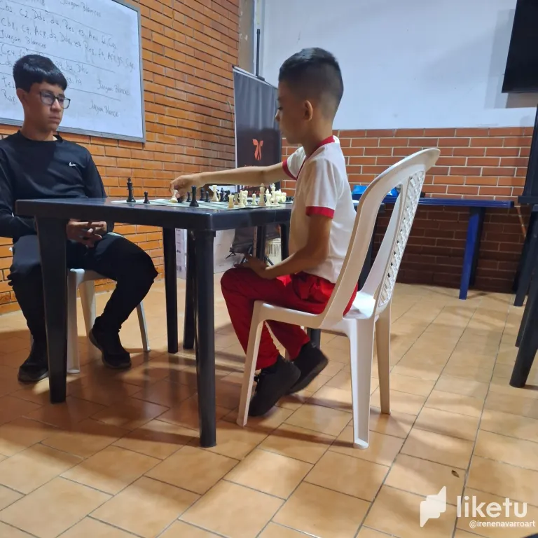clvygbtcf00ubw6szgi478bp8_1000069037.webp
