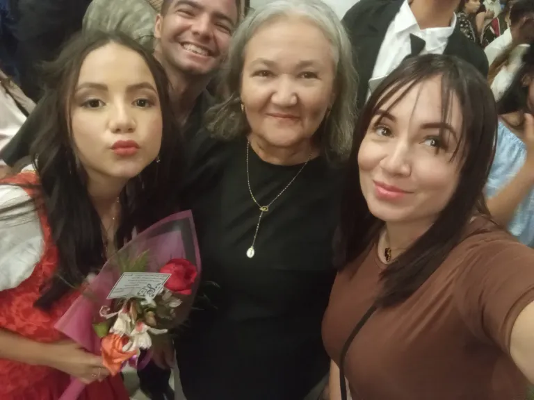 Kywqjqg8x4a1wLFr_1000292049.webp