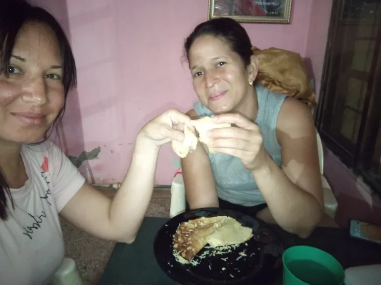 cLZQSoaAbsXuOzGr_1000335270.webp