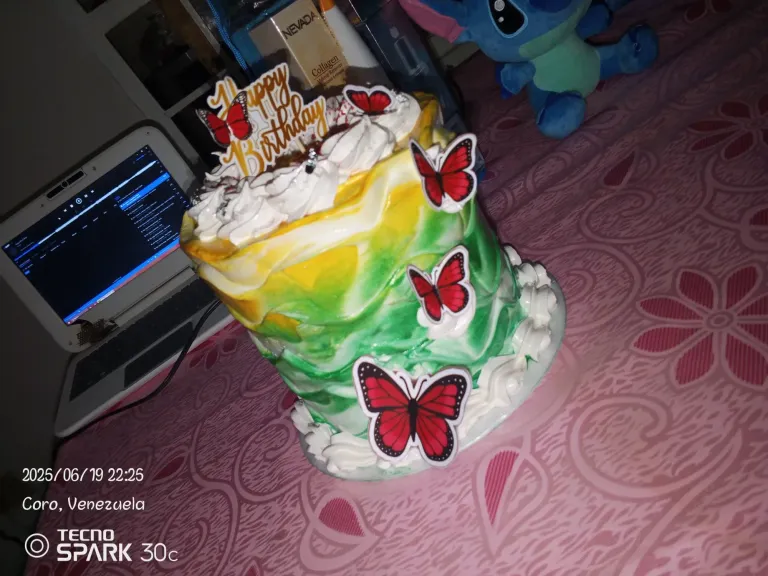 lWiU939b4N1eWYfs_1000358121.webp