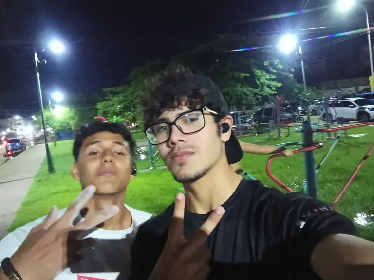 0tQzaDGwcvxHBTMn_1000574668.webp