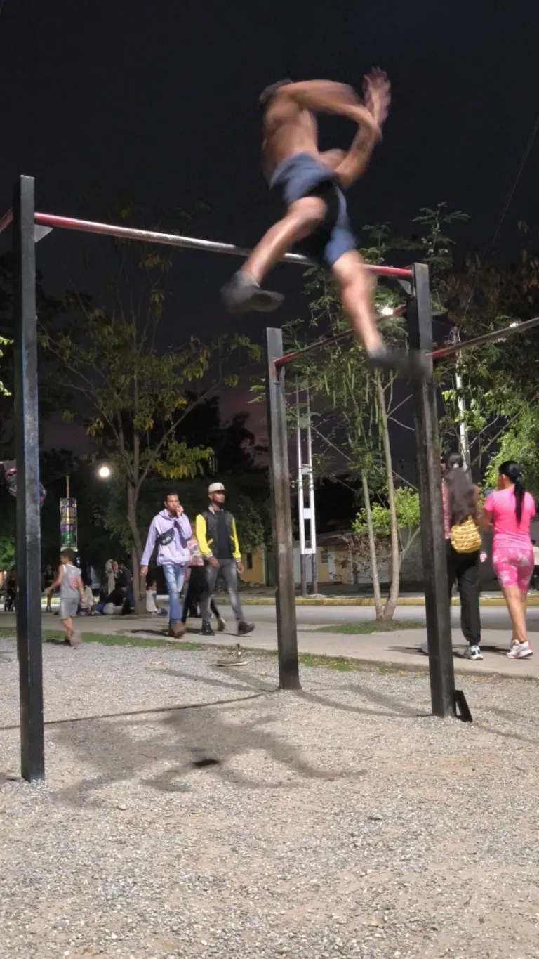 0HHZxyQvhZZFa2OF_1000431623.webp