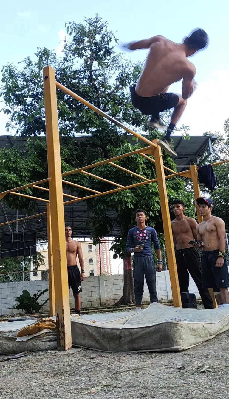 e1DazVqLb1vxvb3d_1000507170.webp
