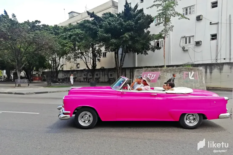 "Almendrones" in Cuba [ENG/ES]