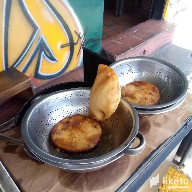 yldAUHMTjxWyBYhx_Empanada_7.webp