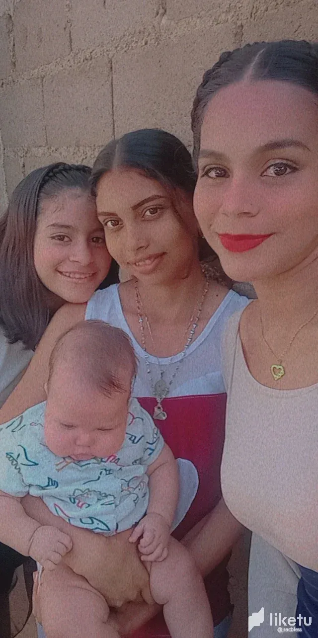 clajinkq3034419mj1tw94a6s_Snapchat-2120140152.webp