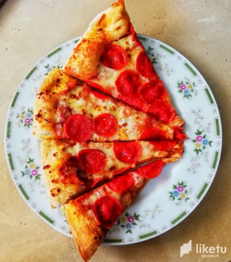 OX5n0CjGVieYiPgj_pizza3..webp