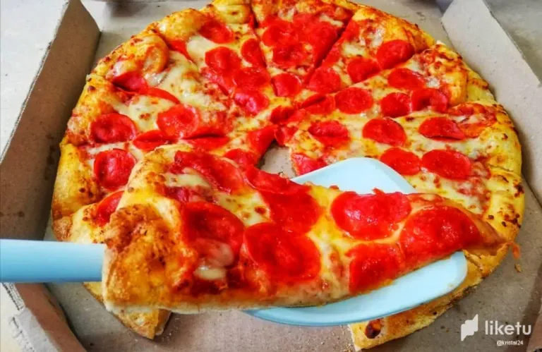 VFzggXjIflgLyzZz_pizza4..webp
