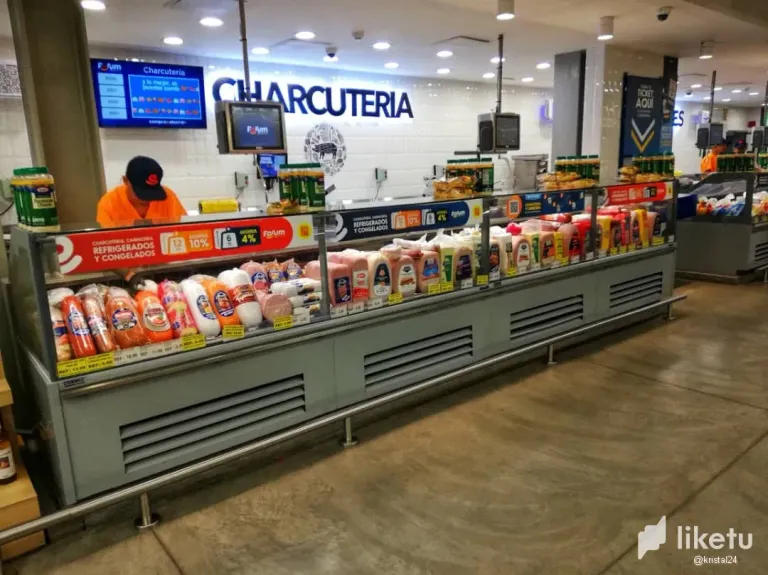 r3wvG1bYiepZ7ZfQ_charcuteria.webp