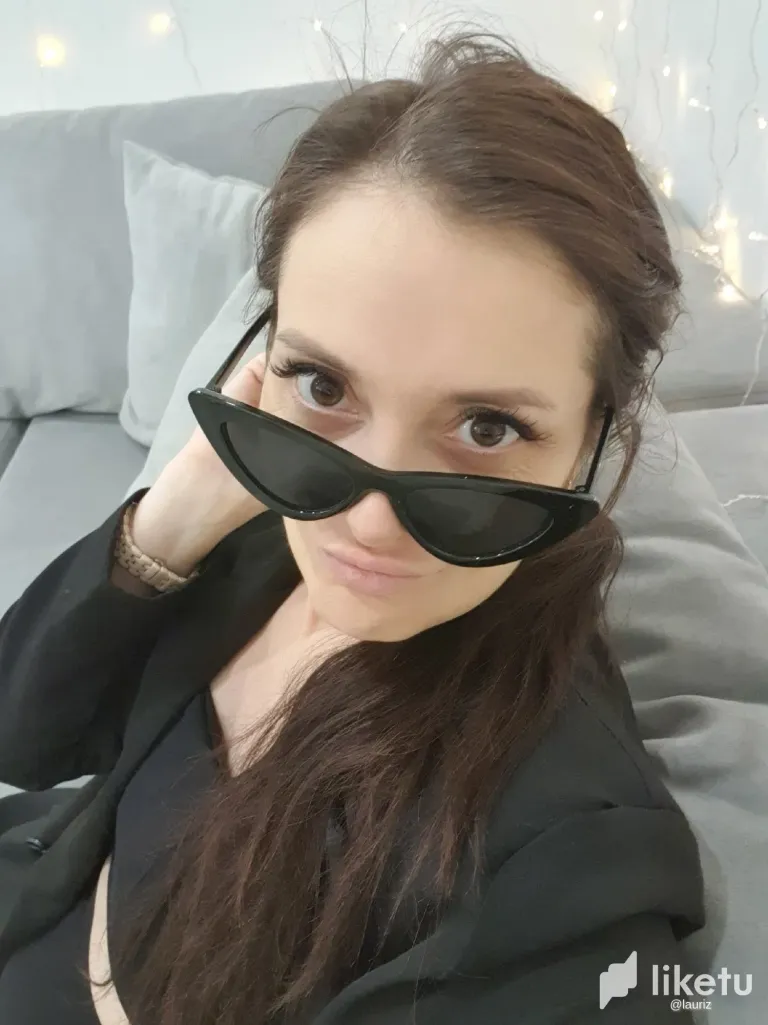 Feeling cute with my dark sunglasses 🕶️✨