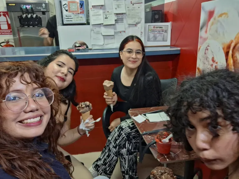 RDyVYANx0ekDhmD6_1000595580.webp