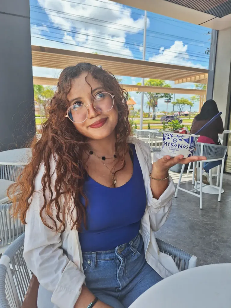 TYUUQt4h5PxoSSZq_1000729259.webp