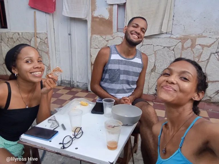 3yWVUHMUptP7oUAu_1000109327.webp