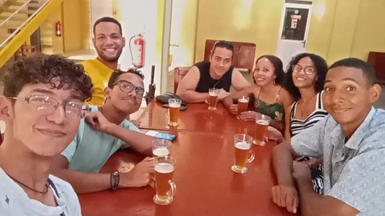 cF2zC3mezDvm1urg_1000082738.webp