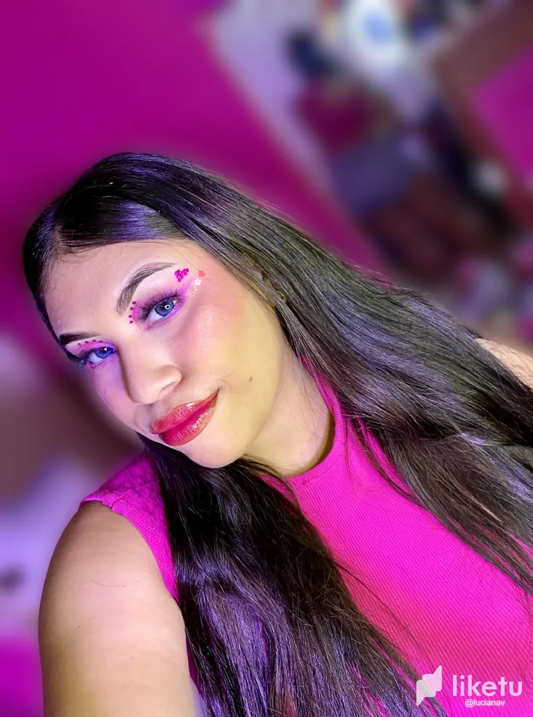 clk6cav2z034b0xszhafffdhy_Barbie_Makeup.webp
