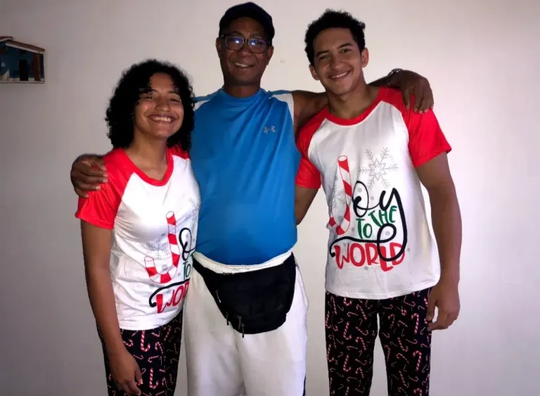 9WbPMDJVQZURQryH_1000449259.webp