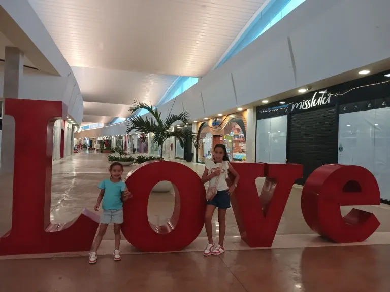 5fNLMH2CwBLgUgmL_20250427_182635.webp