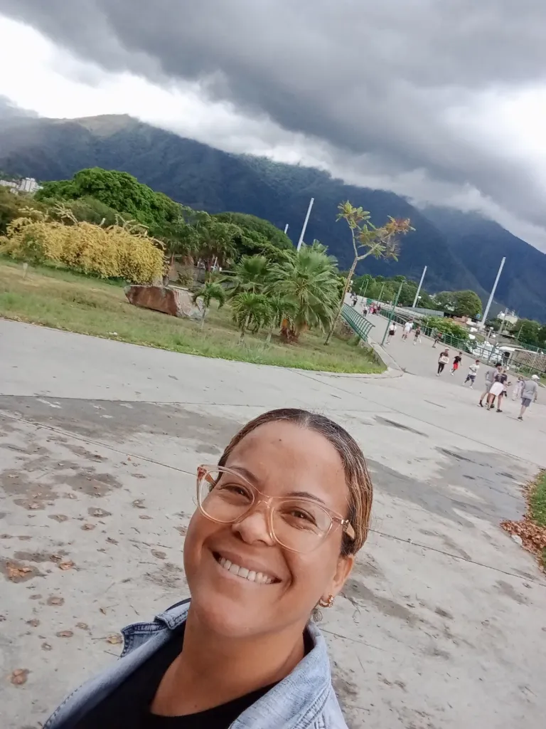 npqKq8e2yLoY1mU1_1000739328.webp