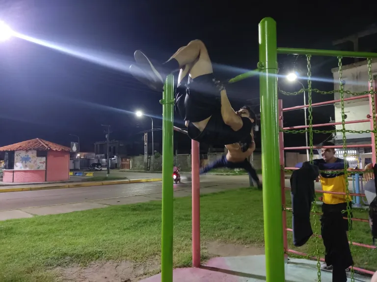 7cNtySJ3R49i0p9Q_1001810444.webp