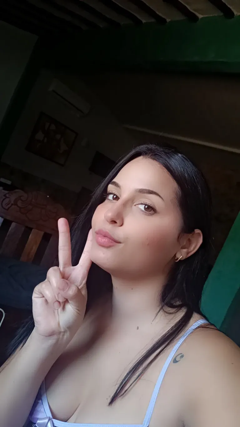 1lwqAwXoJhCGiz2A_1000352716.webp