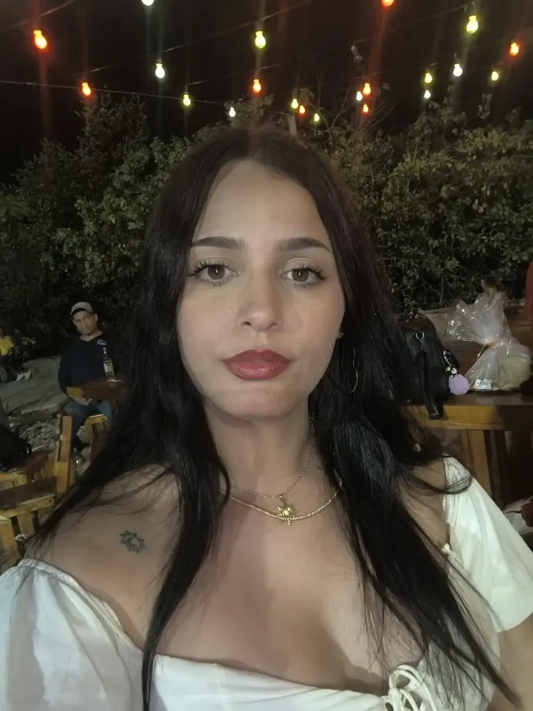 HxpATLJ5d6WxlQpn_1000398941.webp