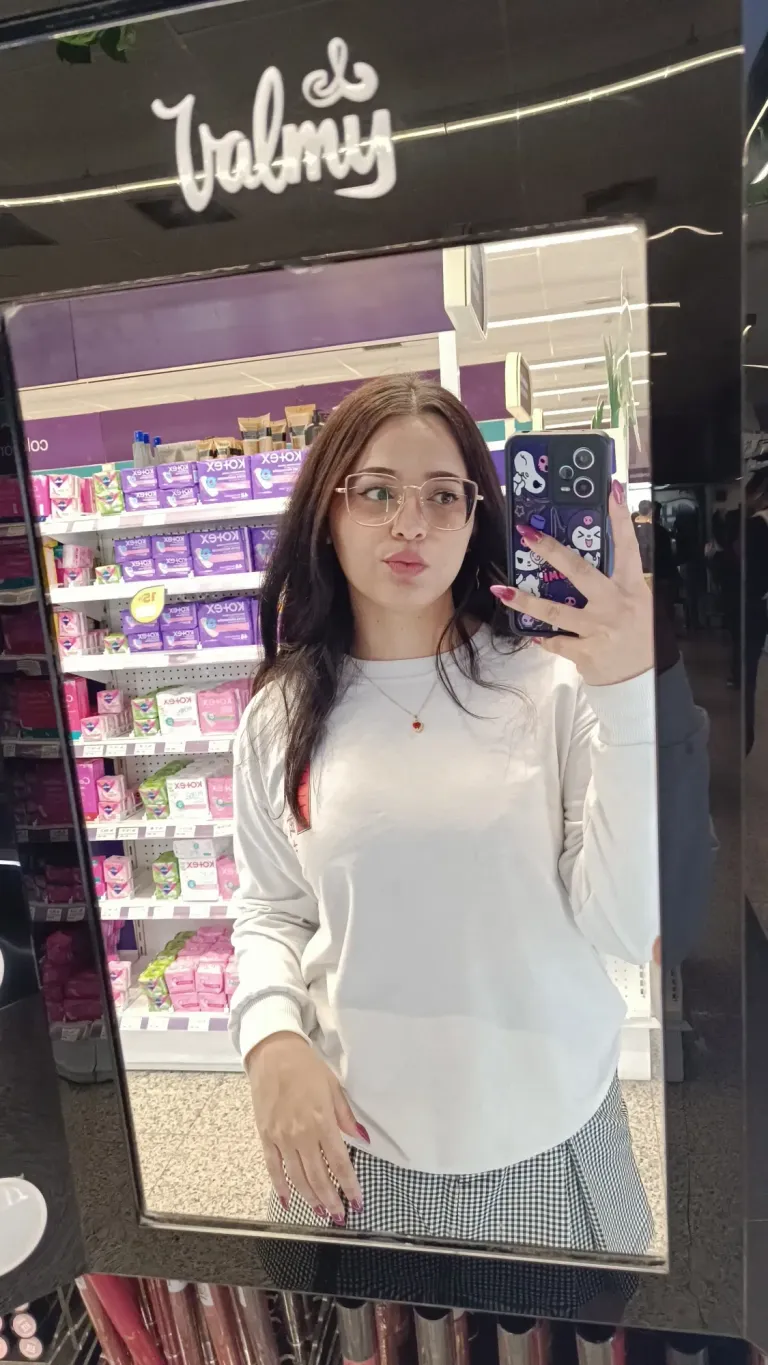 TT0KwsmfHfoCdqjy_1000394522.webp
