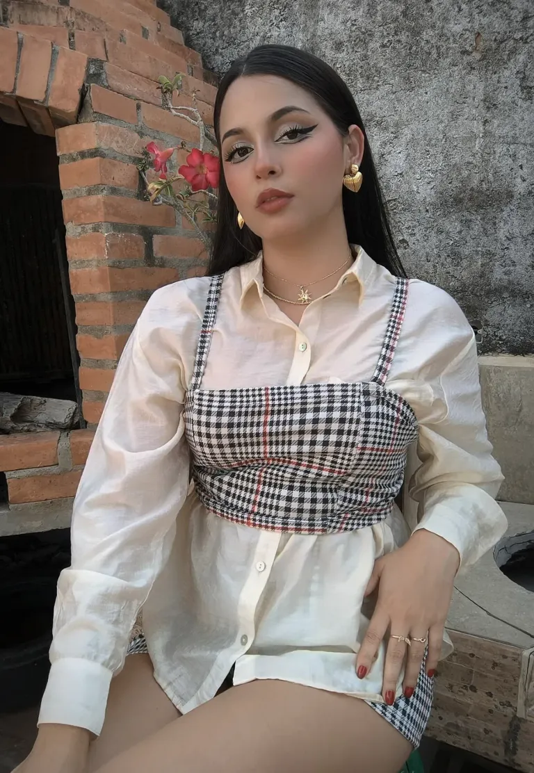 YLGfsls1Vxfw3zPf_1000457230.webp