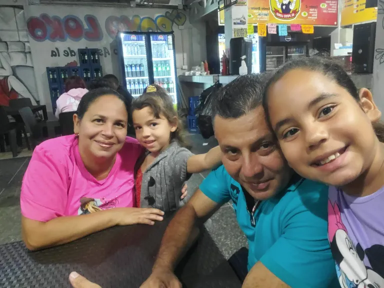 ZxTVUjEcJdfZtbW1_20250824_193613.webp
