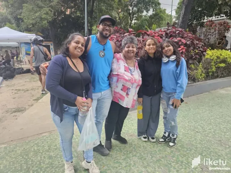 VLiJbkcgswICqJs0_10.webp