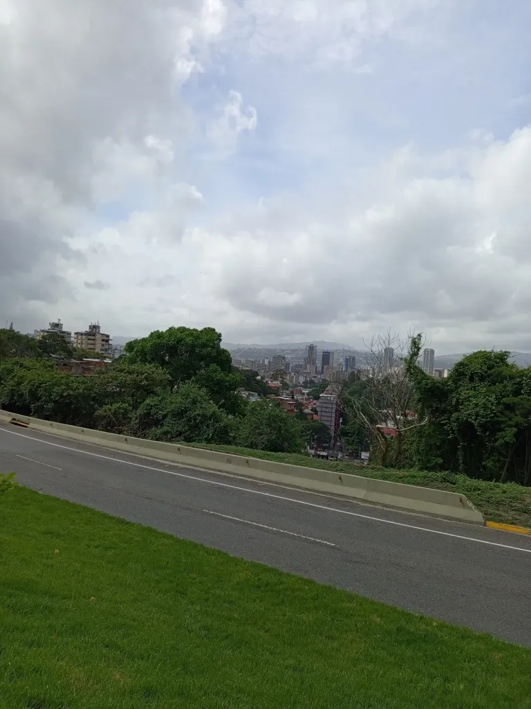 dRNxYZ8HRDQLHUpt_1000227600.webp