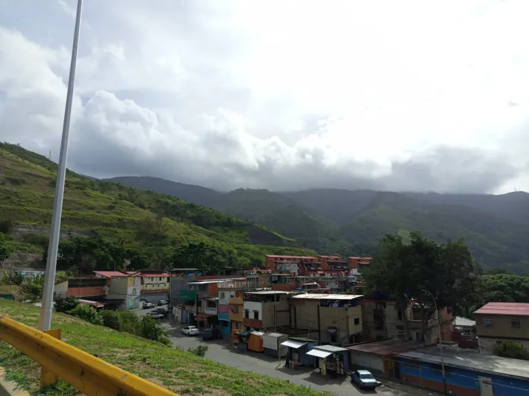 flxktyd9jLGScL03_1000227593.webp