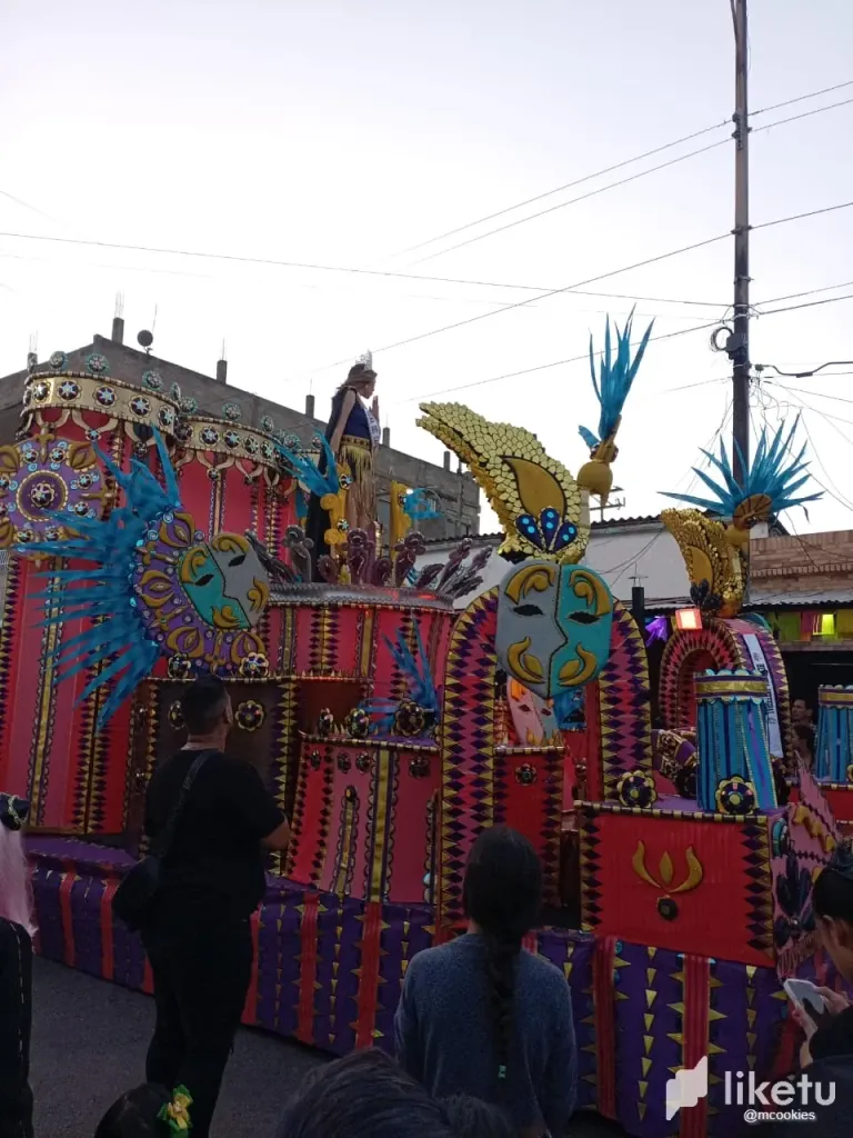 X0TKHB857GTNrwjW_carnaval11.webp