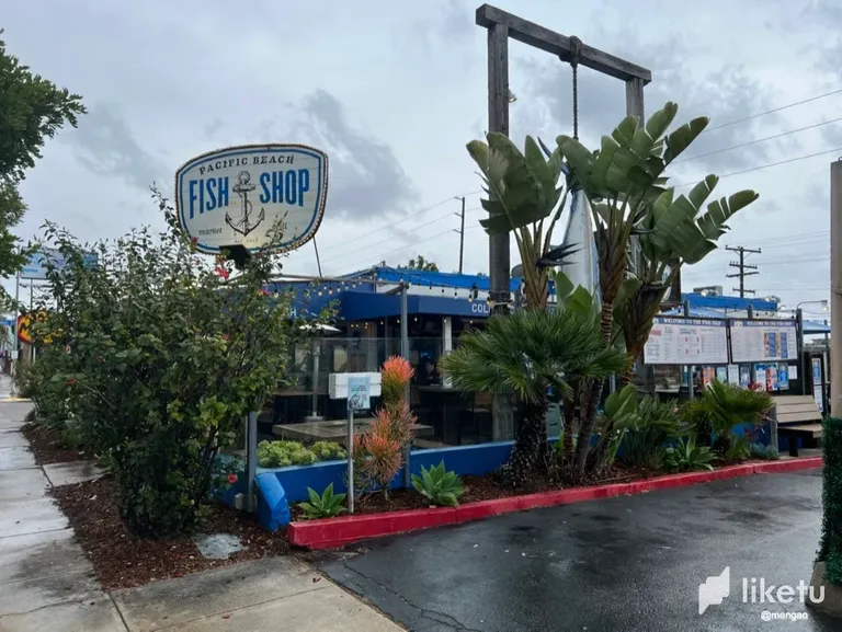 Fish Shop - Pacific Beach [EN/PT-BR]