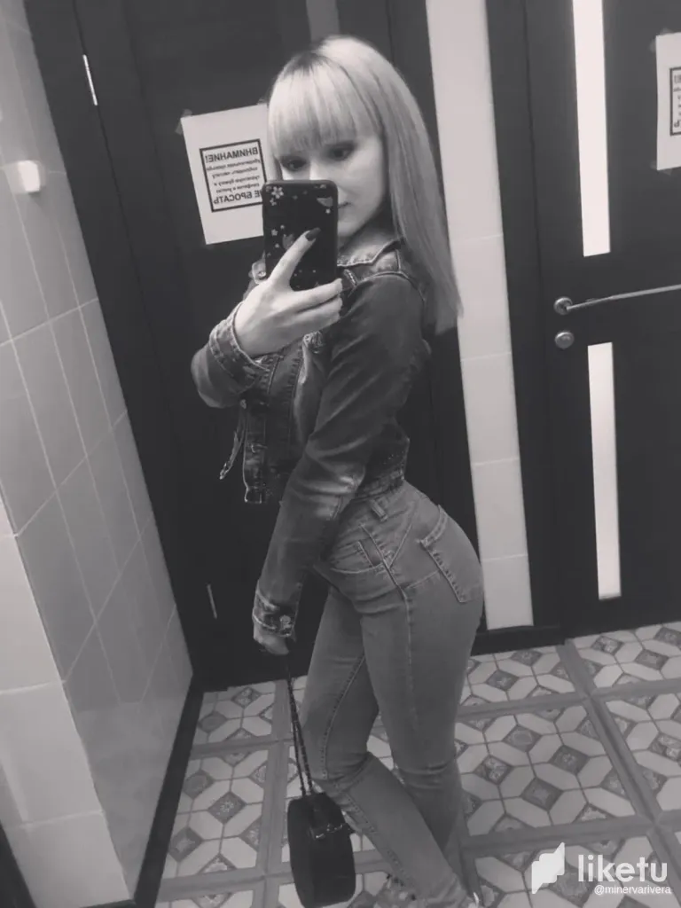 Black & White Beauty 🖤🤍