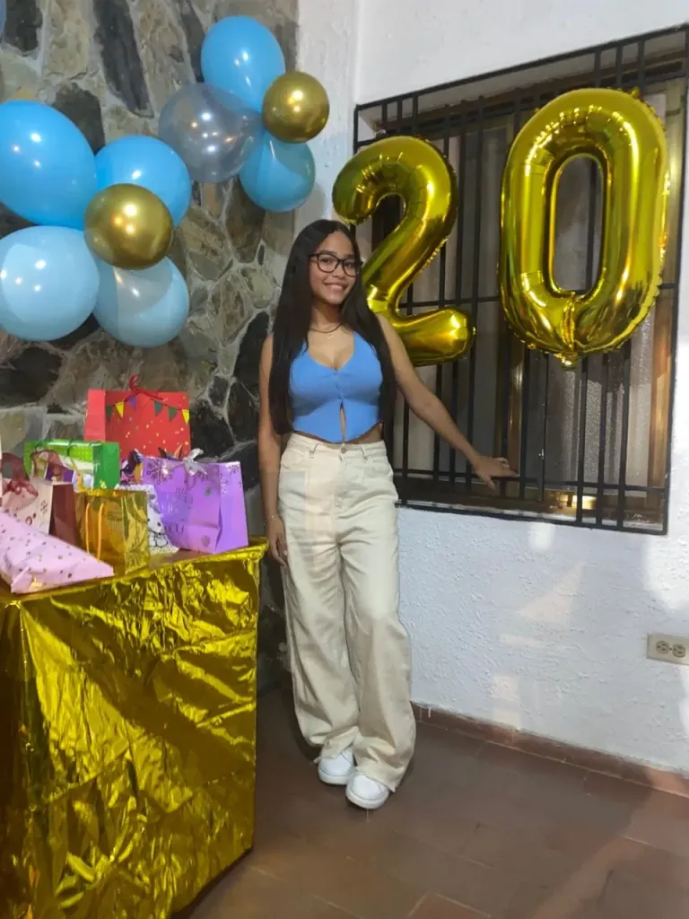 4cXPYXasNDqVZFDG_1000794787.webp