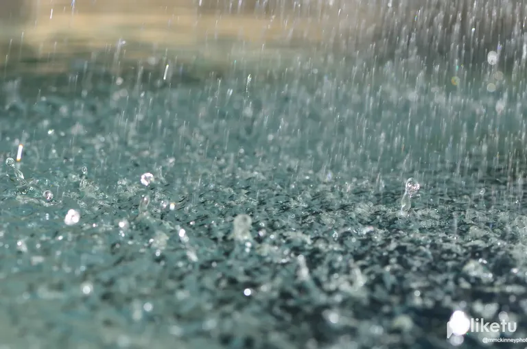 clirlb0vq004436szdn7rbdcy_Water_Drops-0168.webp