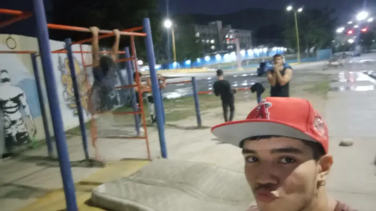 9Ujp4yarCRBazxzS_1000199848.webp
