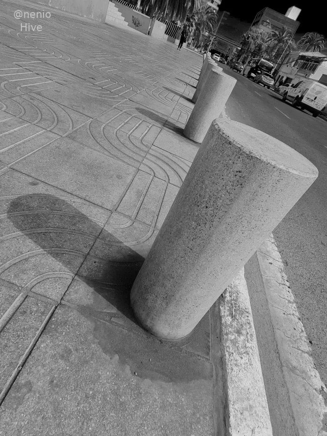cl80se3be01i90pm7gluxbude_shadows-031-bw.webp
