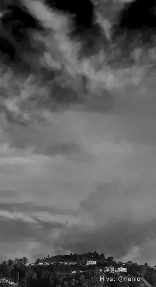 cl9xd1sw501wg1dkc56yqckdw_clouds-021-bw.webp