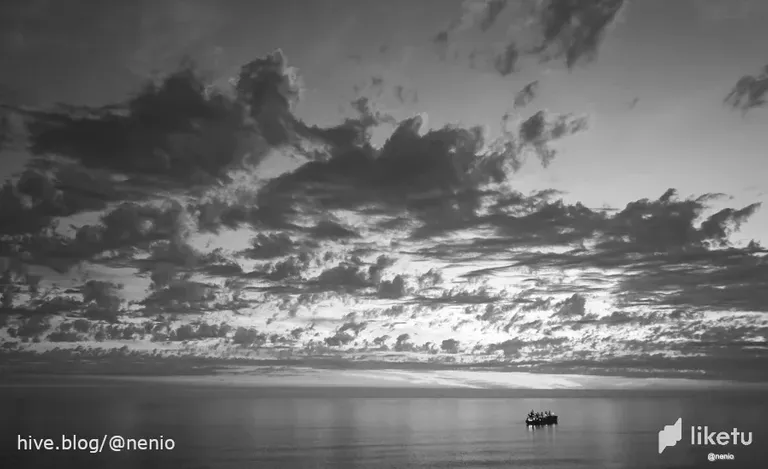 clbvf6phb003m0pszg2aa0ezk_sunset-antofagasta-008-bw.webp