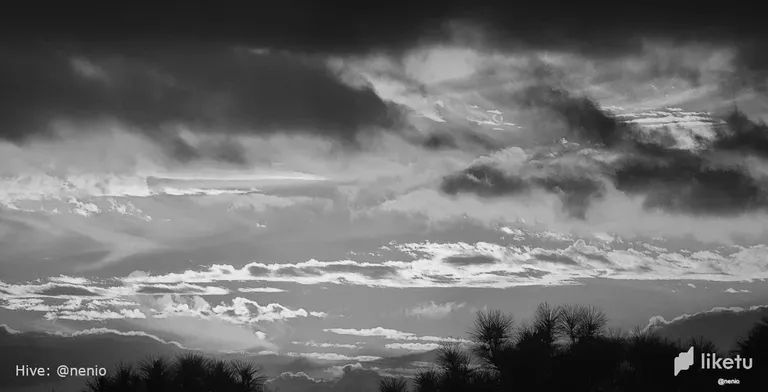 clf0ac7ao00fs7nsz3acdftrg_golden-clouds-001-bw.webp