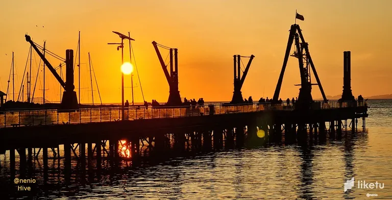 clfrk4m4v01bx24sz8n0a0hr2_historical-port-sunset-002.webp