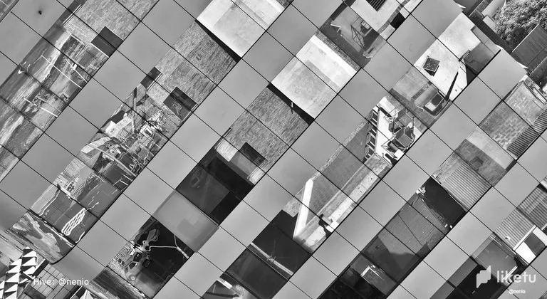 clfzrfaqd00is37sz39564hkc_reflections-buildings-010-bw.webp