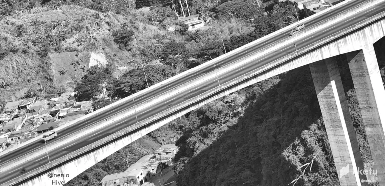 clspejl6r0029hbsz5ow02v6t_bridge-003-bw.webp