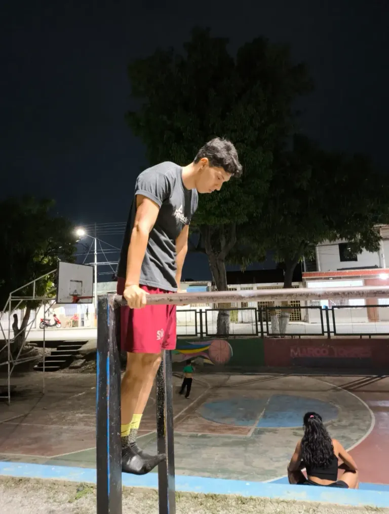 Fgl2e1a9GqGjvNGp_1000358631.webp