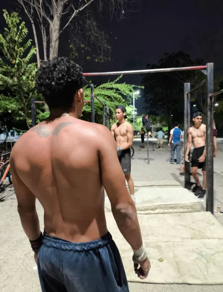 PiJgAqAGdOjyLTXh_1000315595.webp