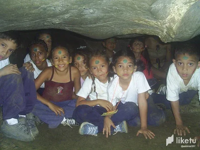 clc57698900he13sz87ei96ai_Cuevas_Nis_en_la_cueva.webp