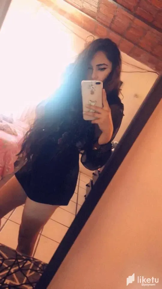 Feeling Cute in My Skirt Today 💃🌸