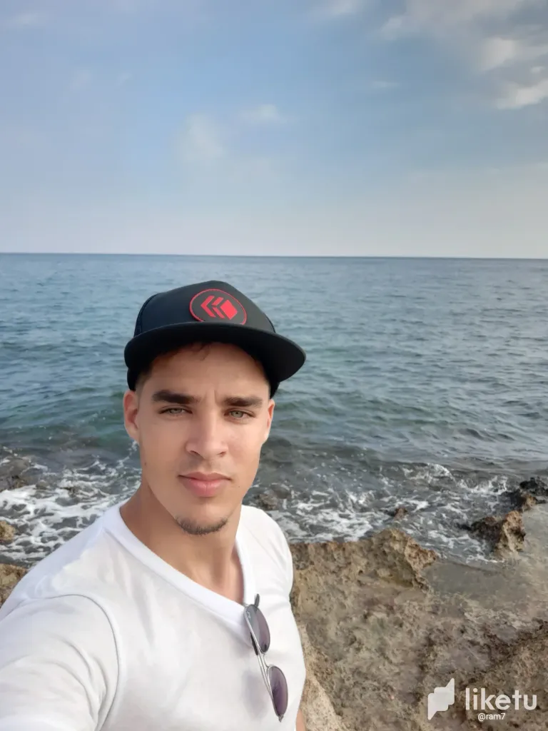 clnkbnige05kjaasz8y5zc800_20231008_174410.webp