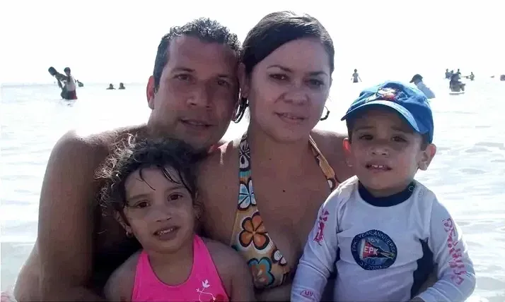 Fyzp50zXQ1HARRLJ_1727383225643.webp